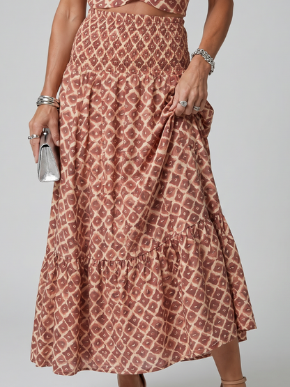 Amira | Vestido Midi Geométrico con Escote Halter Cruzado