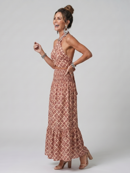 Amira | Vestido Midi Geométrico con Escote Halter Cruzado